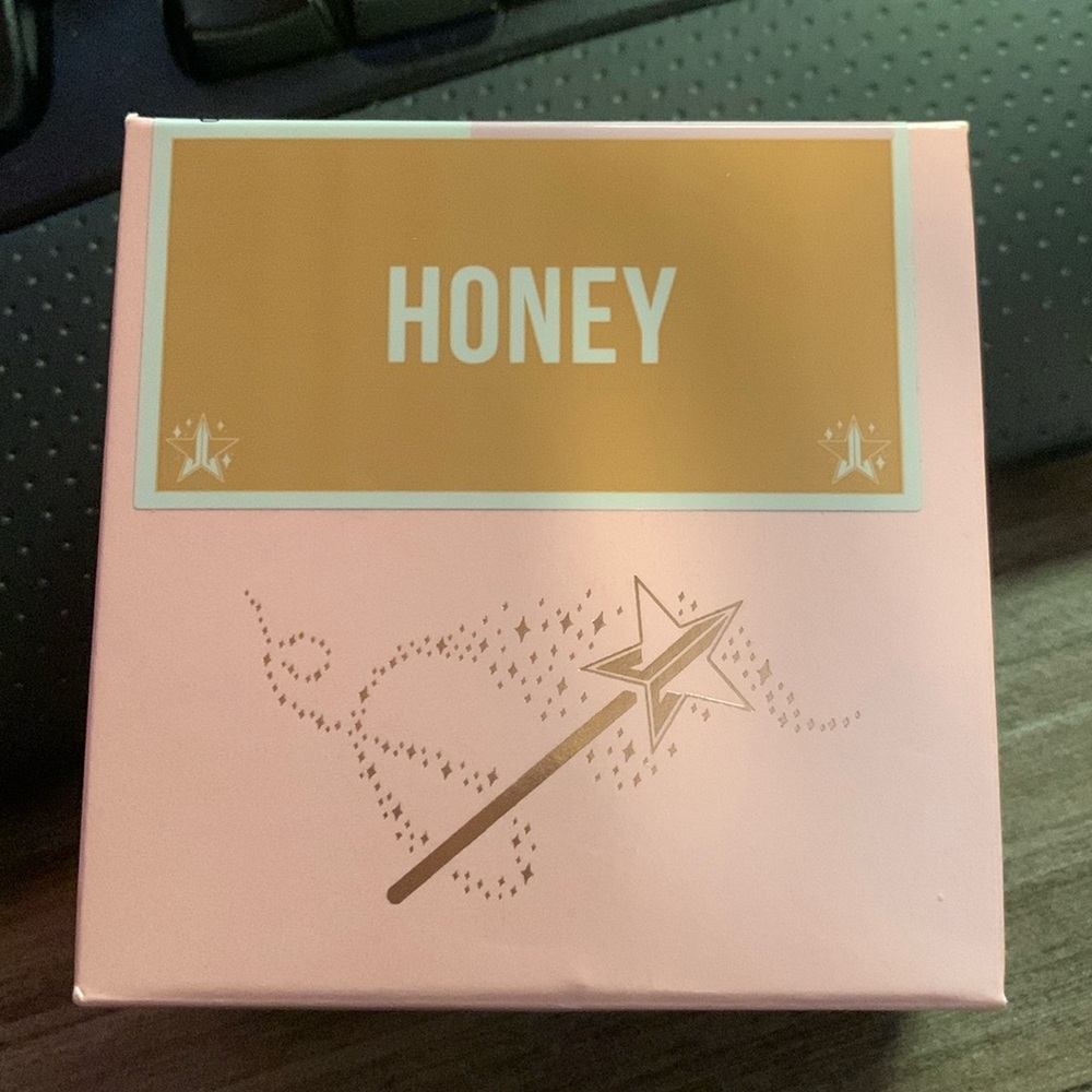 ✨MSRP $22✨Jeffree Star New In Box Magic Star Luminous Setting Powder